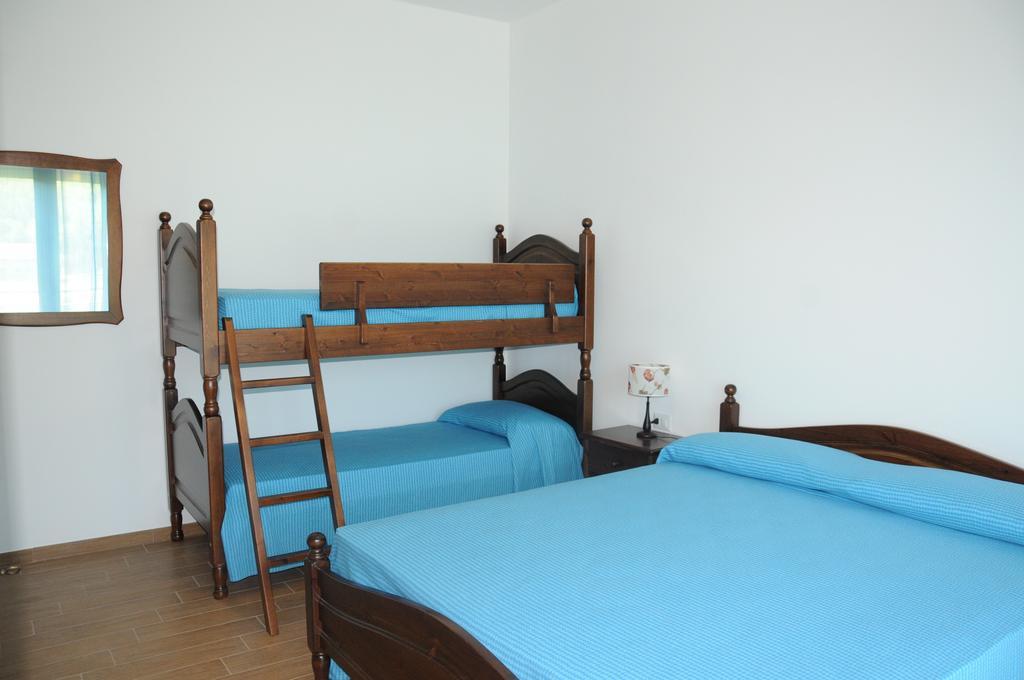 B&B La Coccarda CastellʼAlfero Rum bild