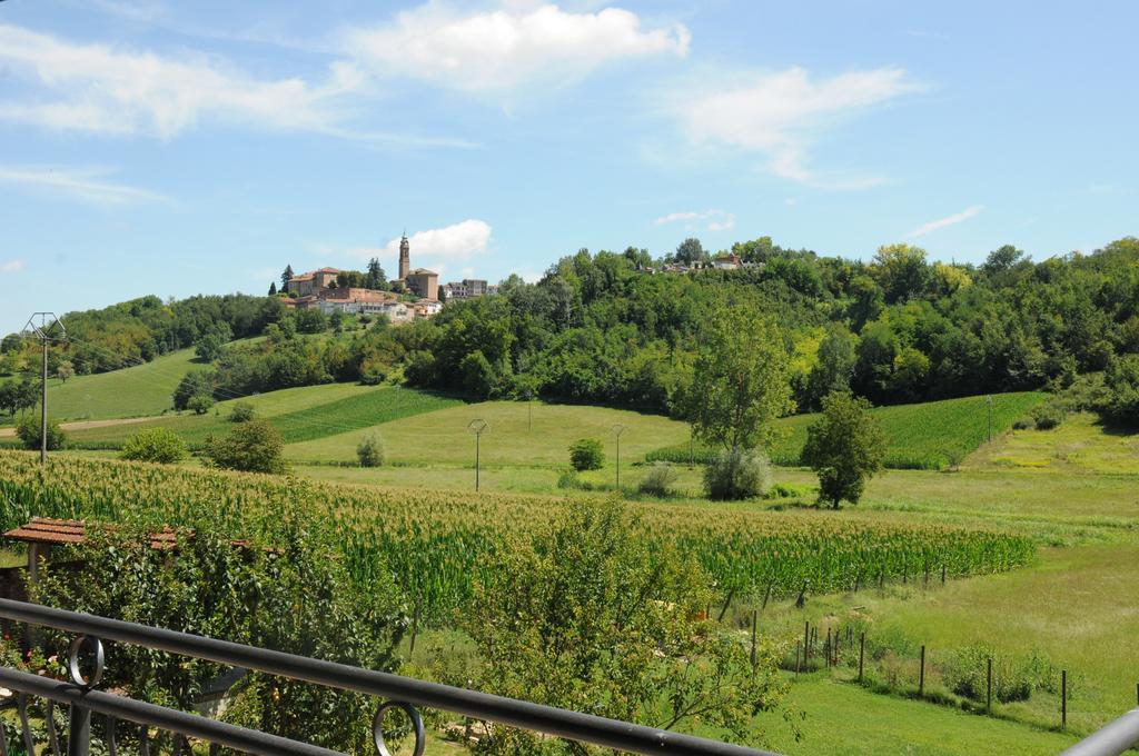 B&B La Coccarda CastellʼAlfero Exteriör bild