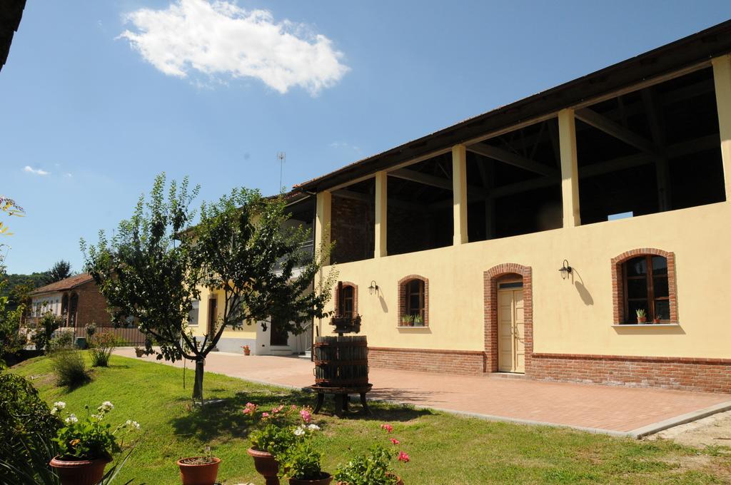 B&B La Coccarda CastellʼAlfero Exteriör bild