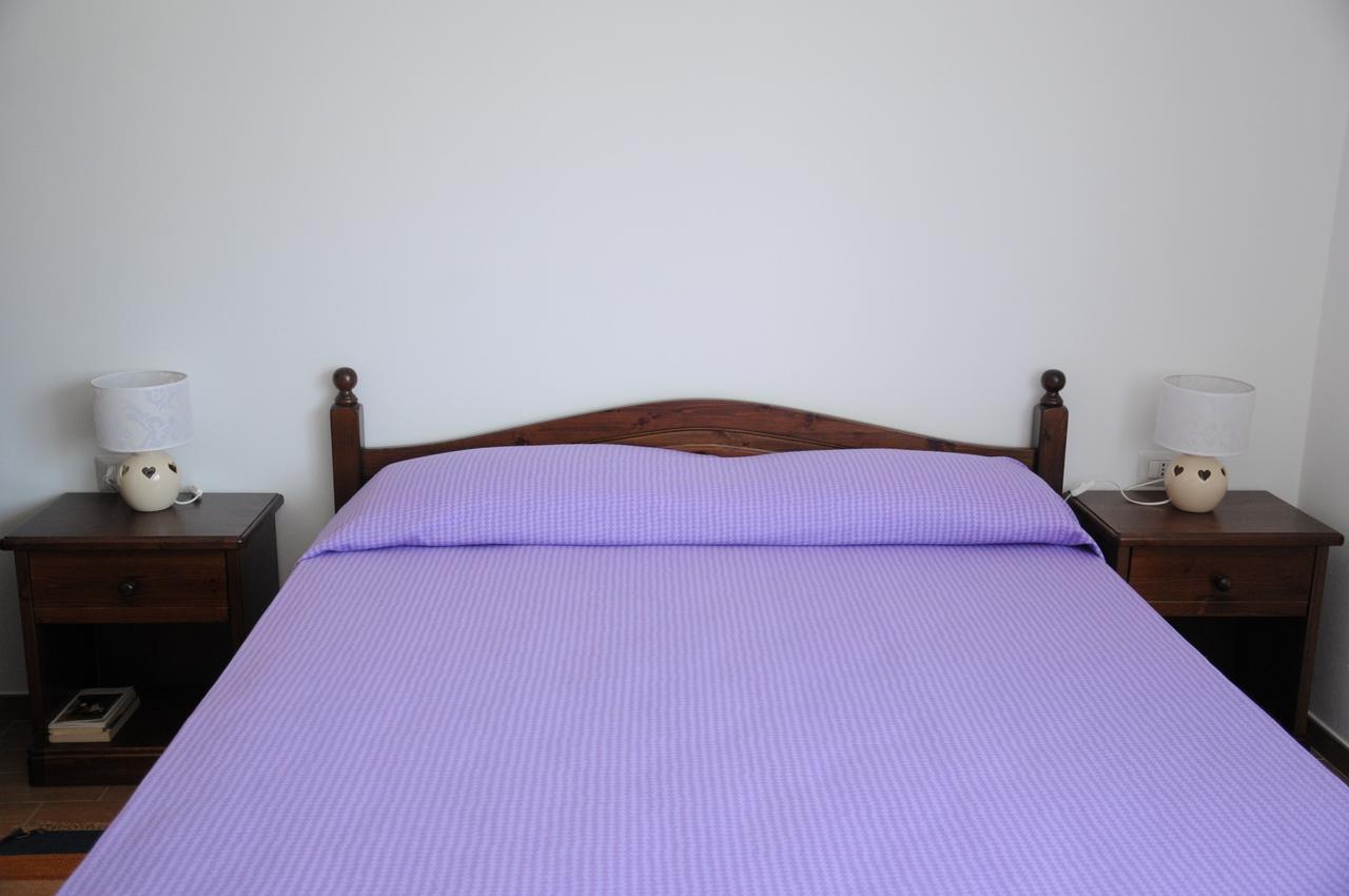 B&B La Coccarda CastellʼAlfero Rum bild